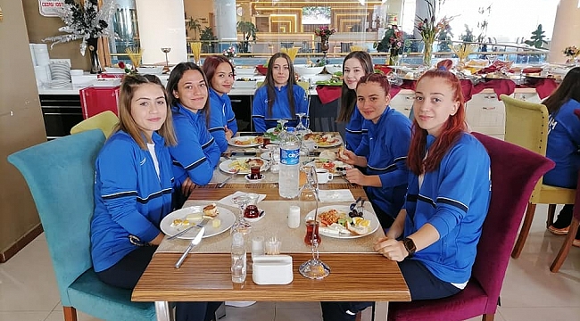Hentbolcu Kızlar Bolu Deplasmanına Hazırlanıyor