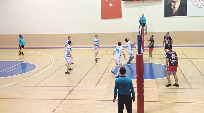 Kurumlararası Cumhuriyet Kupası Voleybol Turnuvası Başladı