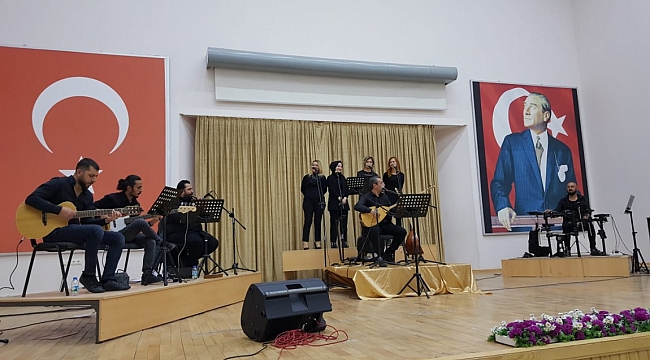 Öğrencilerin Ruhunu Müzikle Dinlendirdiler