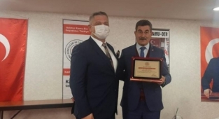 Atila Zorlu'ya Yılın En Başarılı Belediye Başkanı Ödülü