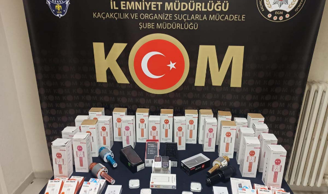 Gümrük Kaçağı Cep Telefonları Ve Akseuarları Ele Geçirildi