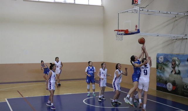 Basketbol Grup Müsabakaları Karaman'da Başladı