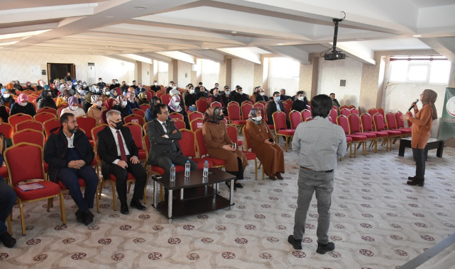 Din Kültürü Ve Ahlak Bilgisi Öğretmenlerine Yönelik Gelişim Programı Gerçekleştirildi
