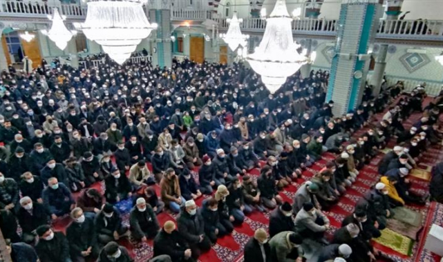 İmam-I Azam Yılın İlk Sabah Namazında Doldu Taştı