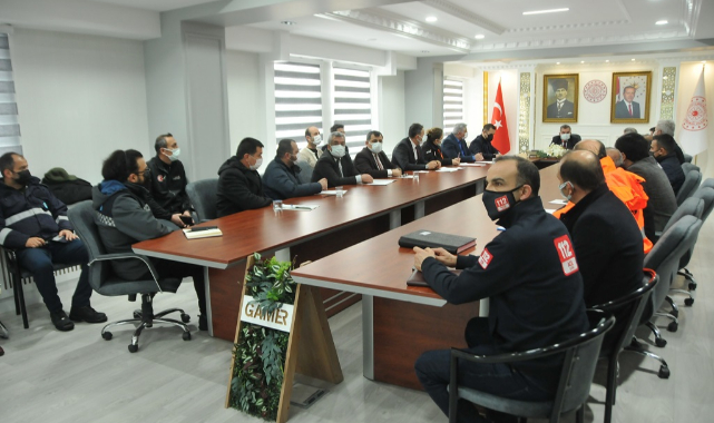Karaman'da Karla Mücadelede Olumsuzluk Yaşanmaması İçin Tüm Kurumlar Uyarıldı