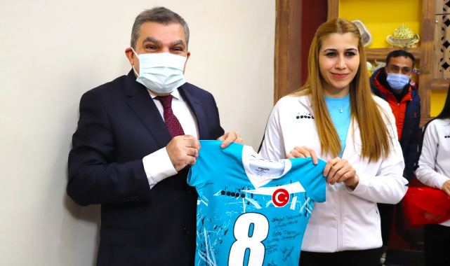 Vali Işık, Golbol Kadın Milli Takımını Kampta Yalnız Bırakmadı