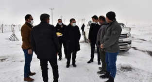 Vali Işık Karla Mücadele Çalışmalarını Yerinde İnceledi