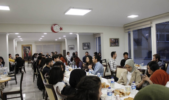 Ankara'daki Öğrenciler KAREV'in İftarında Buluştu