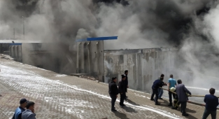 Karaman OSB'de Plastik Fabrikasında Çıkan Yangın Korkuttu