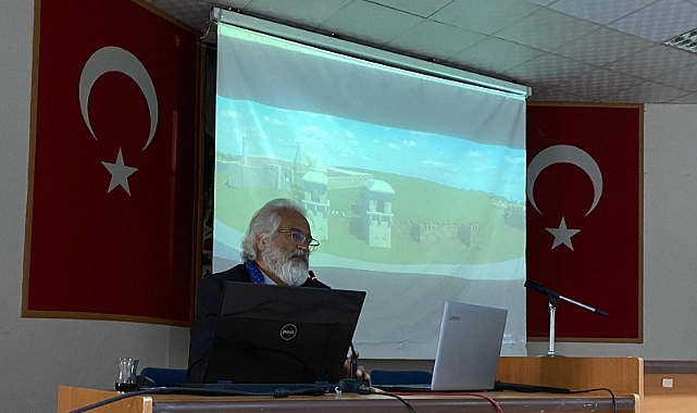Arkeolog Yusuf Benli: “Karamanoğlu Mehmed Bey’in Mezarı Konya’da, Mevlâna Asitanesi’nde!”