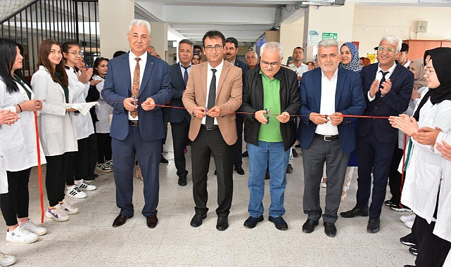 İbni Sina Meslekî Ve Teknik Anadolu Lisesinden Farkındalık Oluşturan Resim Sergisi
