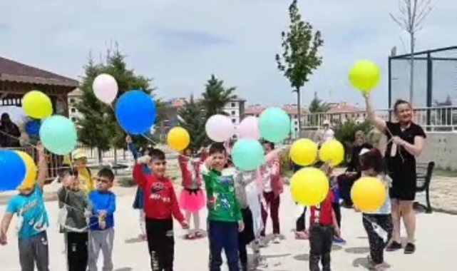Maskelere Balonlu Veda