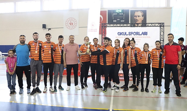 Okul Sporları Oturarak Voleybol'da Karaman Başarısı!