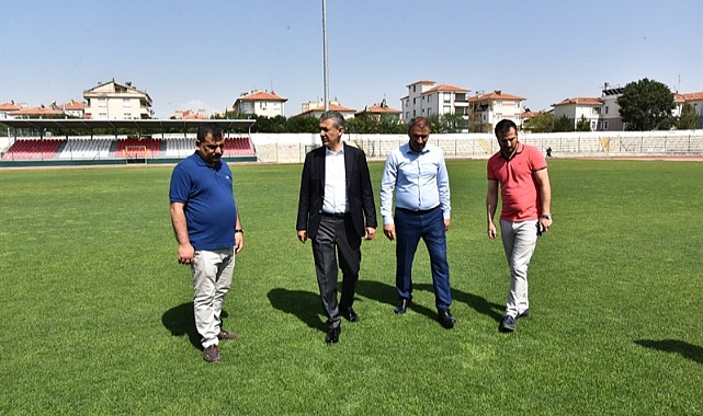 Vali Akkoyun. Spor tesislerinde incelemede bulundu