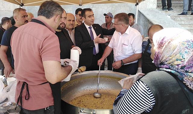Karaman Madeni Tornacılar Odasından Aşure İkramı