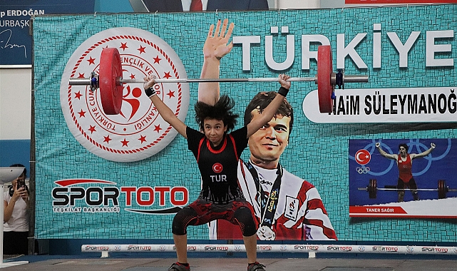Türkiye Büyükler Kulüpler Halter Şampiyonası Karaman'da Başladı