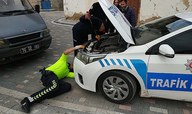 Karaman'da Polis Aracının Motor Kısmına Giren Kedi Kurtarıldı