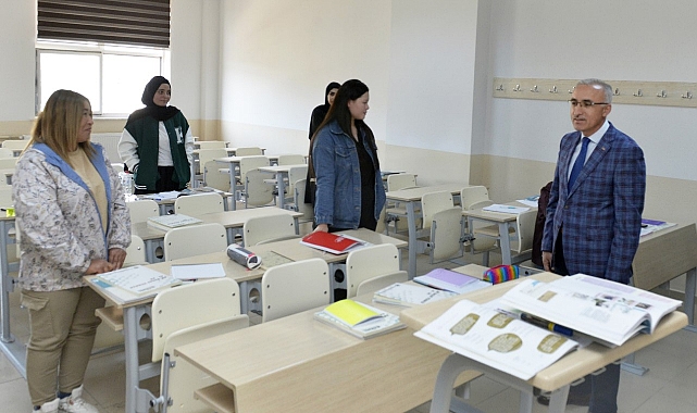 Rektör Karaman Tıp Fakültesi İle İslami İlimler Fakültesini Ziyaret Etti