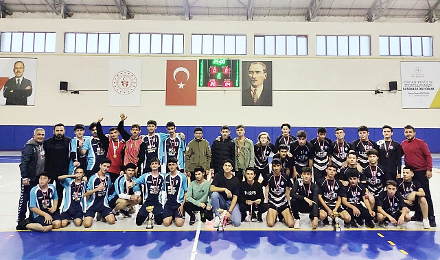 Okul Sporları Hentbol Müsabakaları Sona Erdi