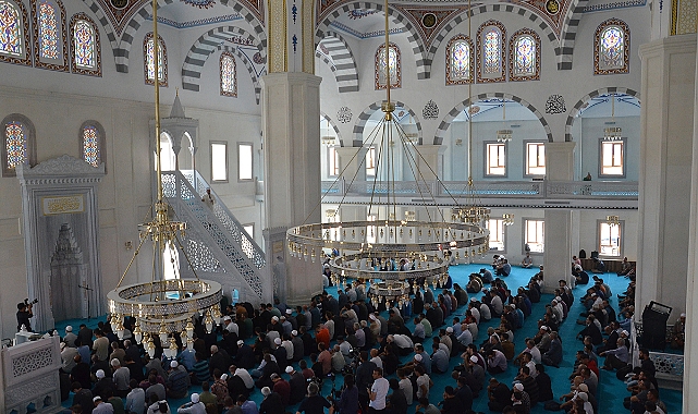 Üniversite Camisinde Yılın İlk Gününde Sabah Namazı Buluşması Düzenlenecek