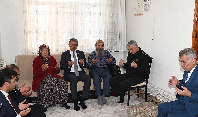 Vali Akkoyun Şehit Şahin Mavi'nin Ailesini Ziyaret Etti