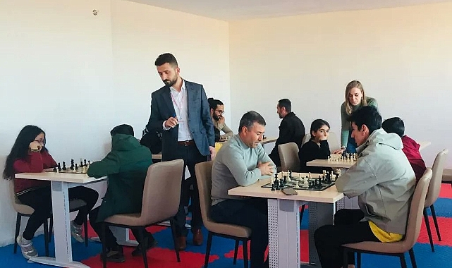 'Türkiye Satrançla Tek Yürek Oluyor' Projesi Karaman'da da Başladı