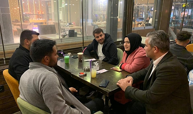 Eser ve Coştu, Kafelerde Genç Seçmenin Nabzını Yokladı