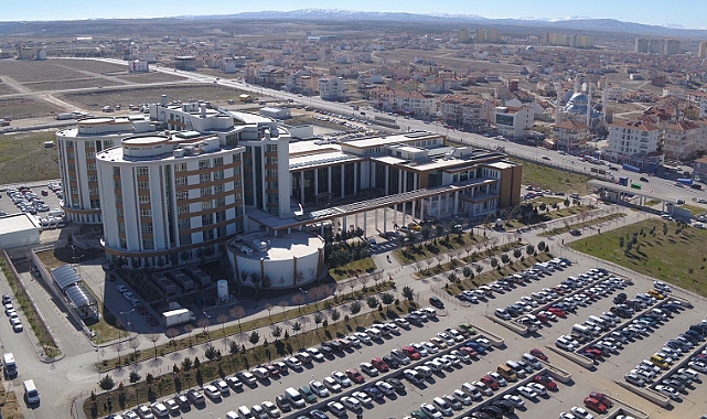 Hastane'de 2 Yeni Hekim Daha Göreve Başladı