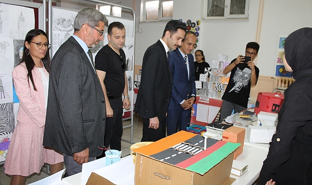 Kazımkarabekir'de Resim ve Teknoloji Tasarım Sergisi Açıldı