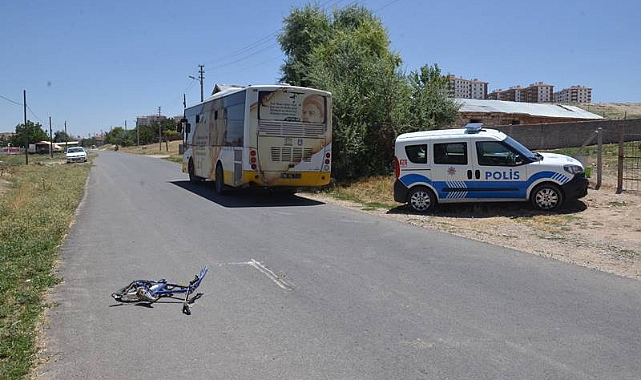 Karaman'da Belediye Otobüsü Bisiklete Çarptı: 1 Ağır Yaralı