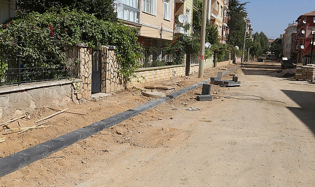 Belediyenin Kaldırım Çalışmaları Valide Sultan Mahallesi'nde