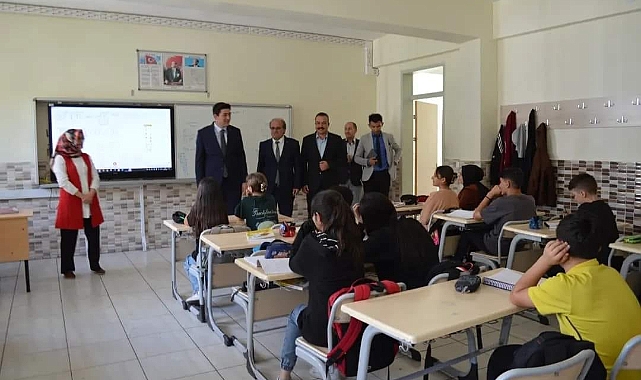 Kaymakam Erdoğan Öğretmen Ve Öğrencilerle Buluştu