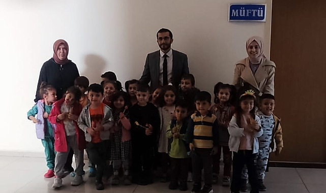 Kur'an Kursu Öğrencilerinden Müftülüğe Ziyaret