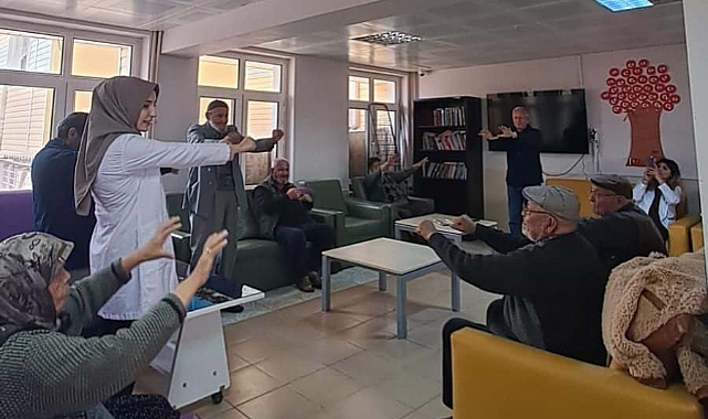 Sağlıklı Hayat Merkezi Çalışanları Yaşlılarla İle Bir Araya Geldi