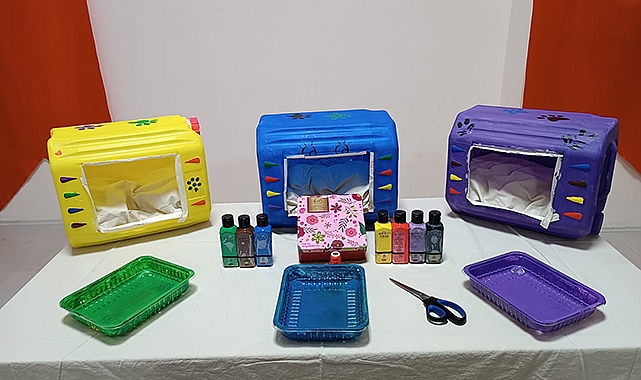 Kediler Üşümesin Diye Kedi Evi Yaptılar