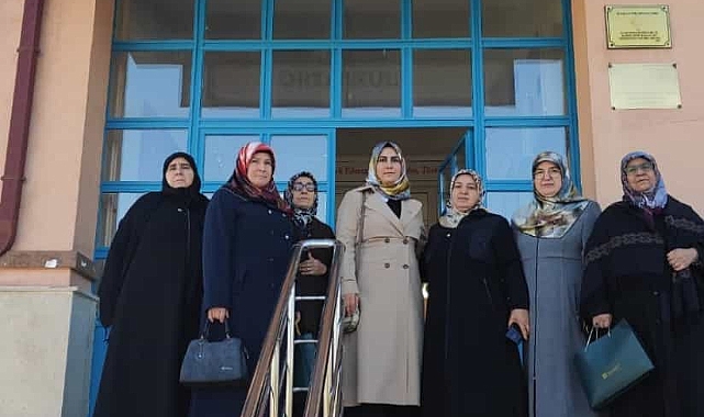 S.P.’li Kadınlar Kâzımkarabekir’de Öğretmenleri Ziyaret Ettiler