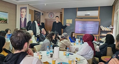 Ankara Ermenekliler Derneği Gençlerle Yapay Zekâ Üzerine Toplantı Yaptı!