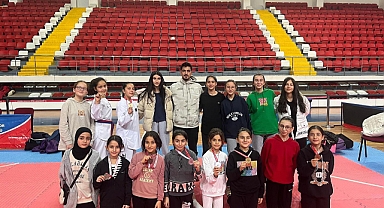 Öğrencilerin Madalya Heyecanı