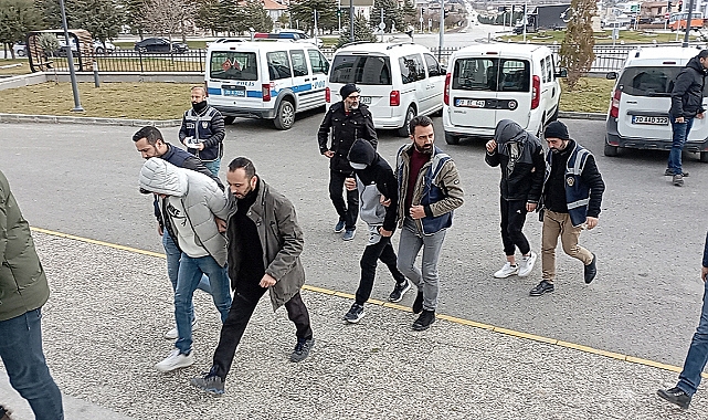 Karaman'da Hırsızların Cep Telefonunu Çaldığı Anlar Kameraya Yansıdı
