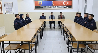 Kaymakam Kaya, Yılbaşı Gecesi Görevde Olan Personeli Yalnız Bırakmadı