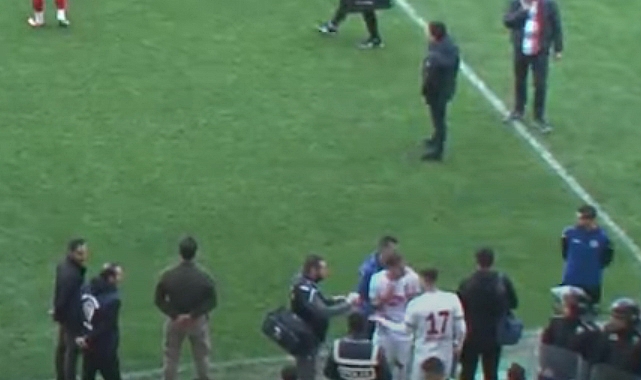 Amedspor Maçında Tartışan Karaman FK’lı 2 Oyuncu Kozlarını Sahada Paylaştı