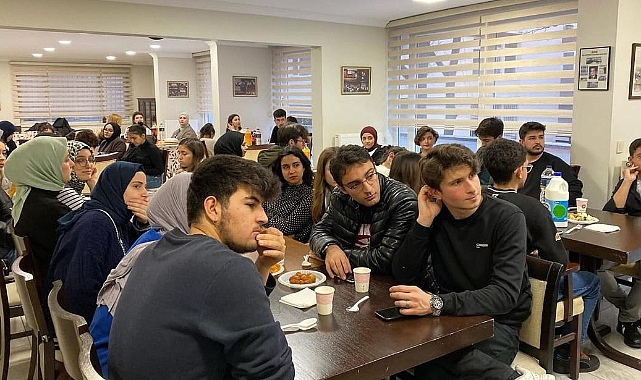 KAREV Üyeleri ve Öğrenciler İftarda Buluştu