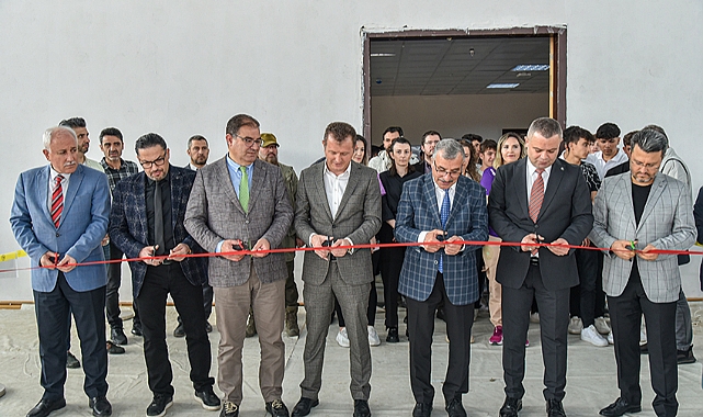Genç Öğretmenlerin Tasarımlarından Oluşan Sergi Açıldı