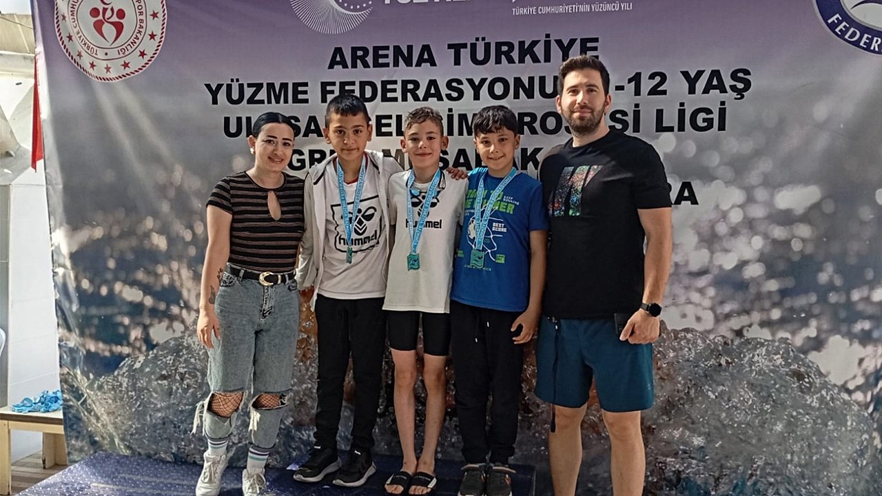Karamanlı Yüzücüler Bölge Müsabakalarında