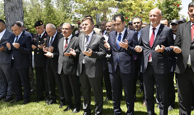 Bayram Öncesi Şehitlerimiz Unutulmadı