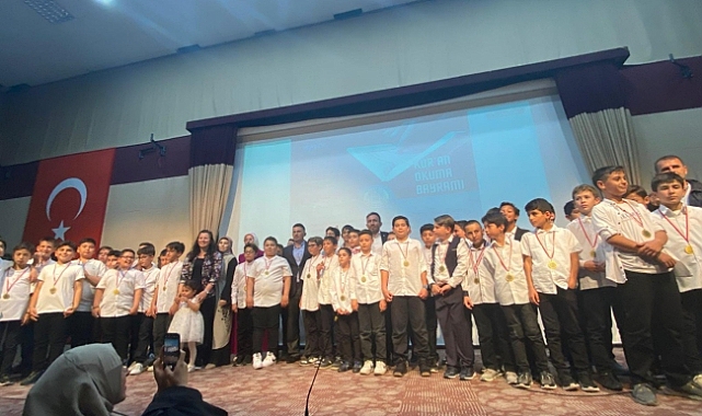 Kur'an Bülbülleri Madalyalarını Aldı
