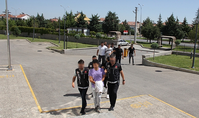 Karaman'a Uyuşturucu Sokmaya Çalışan 4 Şahıs Polis Takibine Takıldı