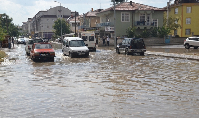 Karaman'da Sağanak Ve Dolu Etkili Oldu