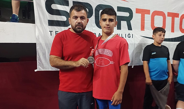 Semih Cihan Ankaralı Güreş’te Türkiye İkincisi Oldu