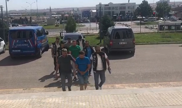 Uyuşturucu Satan 3 Zanlı Tutuklandı